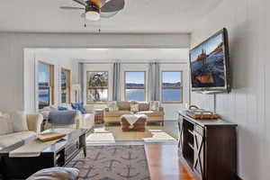 Image of Villa Del Lago - Lakehouse in Pepin