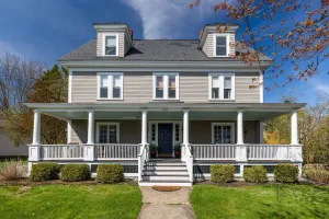 Image of Gorgeous home: walk to beach, harbor, cliff walk, wiggly bridge, dining etc.