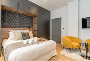 Image of Loge Galeries Lafayette 1 min lac