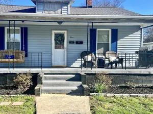 Image of Pet friendly house with 3 king beds and fenced in back yard.