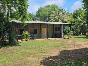Image of THE BEACH SHACK on the waterfront close to the Lodge of Dundee