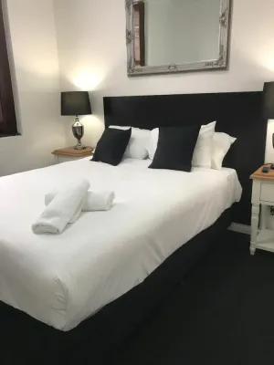 Image of CROWN CBD MOTEL - City Location