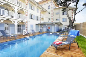 Image of Offre été ! Walk to the Beach! Sunny Apartment