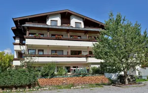Image of \"Apartmenthaus Zentral 2er App\" near the Ski Area with Mountain View, Wi-Fi