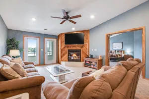 Image of Beautiful lakefront home w\/free WiFi, full kitchen, shared pool & hot tub