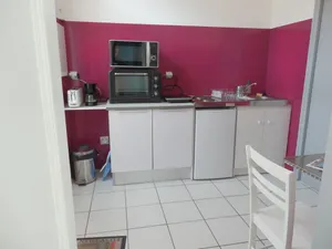 Image of side garden apartment downtown Rochefort \/ mer