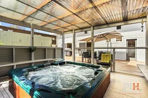 Image of Sandy Bay Getaway w Spa 4 Bdr