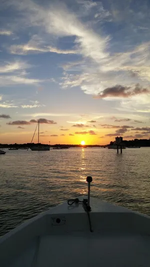 Image of Hidden Gem in Crystal River\nSUPER CLEAN AND DIRECTLY ON WATER