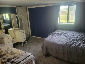 Image of 2 Bed\/Couch Lovely Lounge and Workspace