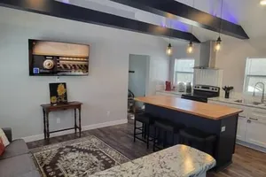 Image of Pine Tree Corner 2 bedroom 2 bath near airport & downtown, Newly remodled and close to downtown Des