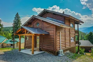 Image of Relax in This Chalet: 2 bd\/2 ba, BBQ, WiFi, Games & Mountain Views- 7 mi to GNP
