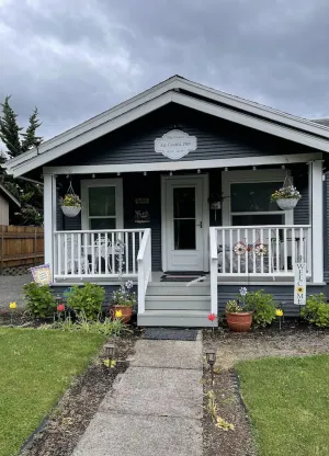 Image of Cozy Cottage in Downtown Vancouver WA, Charming Bungalow right off Main st,