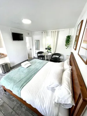 Image of Welcome to our inviting King Suite in Clearwater