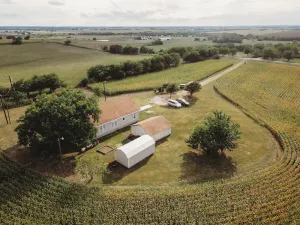 Image of Modern Farm w\/ 2 Kings: 20 min to Austin, COTA-Tesla