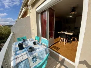 Image of Appartement T3 avec Clim et WIFI à 100m de la Plage - Parking Inclus - 6 Pers. - FR-1-795-34