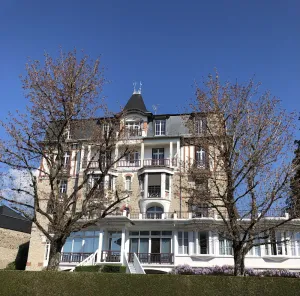 Image of 2-room apartment 37m2 facing arboretum park, 700m from the spa and 300m from shops