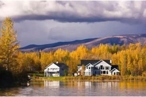 Image of Lakeside Boathouse