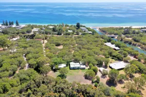 Image of Geographe Gateway - On the Bay. Entrance to the Margaret River Wine district.