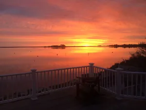 Image of Waterfront Getaway With Beautiful Views Of Senge Pond.FERRY TICKETS AVAILABLE!!!