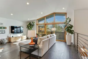 Image of New! Mountain views and access! 4BR 3.5BA