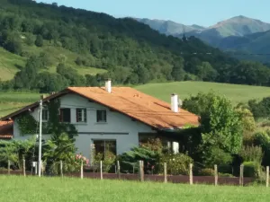 Image of At the foot of the Gamia pass, 10 minutes from St Jean Pied de Port, a beautiful apartment. 100m2