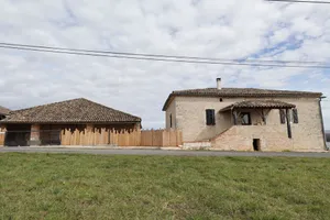 Image of Whole house with old farmhouse south of Cahors