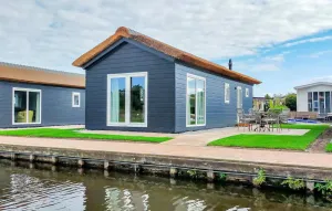 Image of Awesome Home In Giethoorn With Kitchen