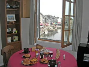 Image of PRIME VIEW on OLD HARBOUR. Refurbished. Wifi, GARAGE on option, Cleaning +linen