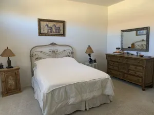 Image of Near lots of restaurants ,shopping and on superstition springs golf couse