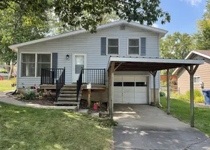 Image of Quaint & Comfy in Pella