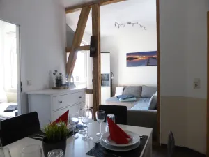 Image of Large, bright, renovated 3 room apartment near the center free wifi, parking,