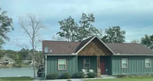Image of Cute and Cozy Lakehouse