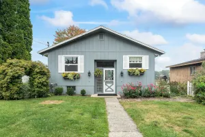Image of Cozy Spotless Lake Cottage-  Close to Skiing, Perfect Get-Away, Gorgeous Sunsets