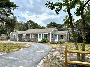 Image of Experience Cape Cod Beaches: Charming 4-bedroom just a 10min stroll to the beach