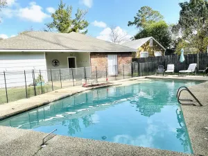 Image of ❤️2.2 MilesToLSU•2 Desks•WasherDryer•AC🤿Pool•FencedYardPatio📺SmartTV❤️