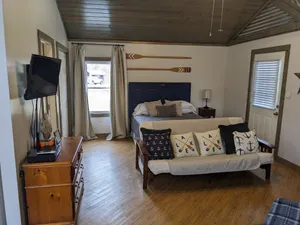 Image of Quaint Cottage in Birdsong Creek\/KY Lake\/TN River Area\/TVA\/Long-term rental