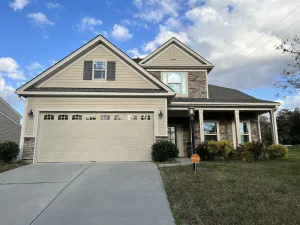 Image of 🍀 Exceptional Fully Equipped Spacious Home 1 King & 2 Queen BRs