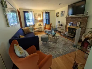 Image of Large 1- bedroom in beautiful colonial house - 5 min to Wheaton College