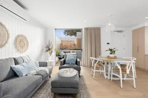 Image of Terrace LUXE- 100m to shops, 2 KING beds, Parking