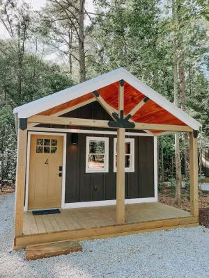 Image of This campground is a 0 bedroom(s), 1 bathrooms, located in Hartwell, GA.