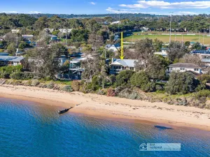 Image of Beachfront Retreat Amazing 5 bedroom House