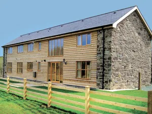 Image of Cwm Corn Barn - Hw7662
