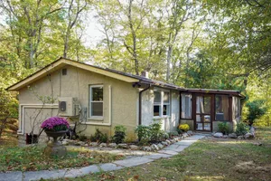 Image of Owl's Nest: A Pet-Friendly  Nature Lover's Getaway near Wineries & Hiking Trails