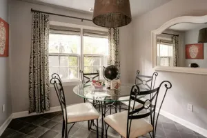 Image of Charleston Charm - Quaint 2 Bedroom Townhouse