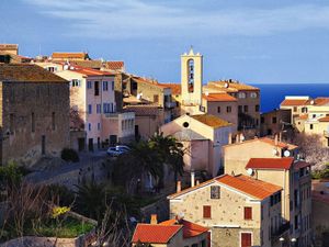 Image of Apartment with terrace in the heart of a Corsican village 10 minutes from the beach