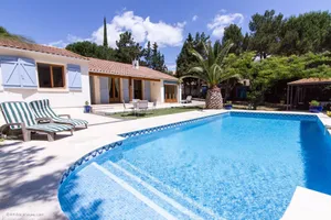 Image of Stunning private villa with extensive gardens backing onto canal du midi .AC