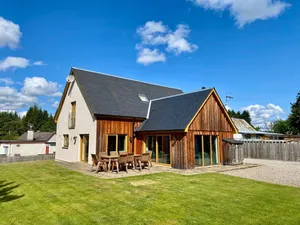 Image of Forest Trail Lodge -  a house that sleeps 9 guests  in 3 bedrooms
