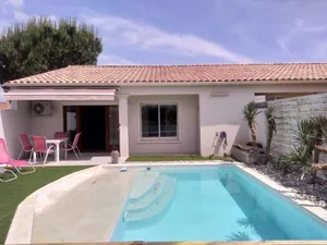 Image of *** Cosy new bungalow*** private heated swimming pool with sun deck
