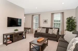 Image of Escape to Comfort and Convenience in Akron, Ohio!