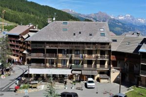 Image of 20m from ski slopes, 3rd floor, balcony, tv, ski locker, 21m², Risoul